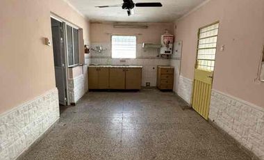 CASA A METROS DE COSTANERA Y PLAZA PRINCIPAL SANTO TOMÉ DOCUMENTACIÓN AL DÍA