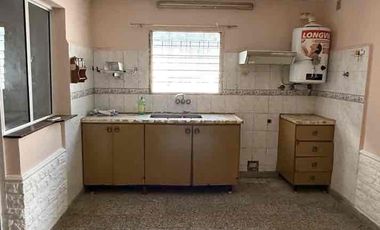 CASA A METROS DE COSTANERA Y PLAZA PRINCIPAL SANTO TOMÉ DOCUMENTACIÓN AL DÍA