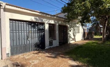 CASA A METROS DE COSTANERA Y PLAZA PRINCIPAL SANTO TOMÉ DOCUMENTACIÓN AL DÍA