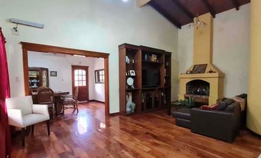 IMPORTANTE CASA DE CATEGORÍA Y ESTILO EN SANTO TOMÉ APTA CREDITO HIPOTECARIO IMPECABLE ESTADO
