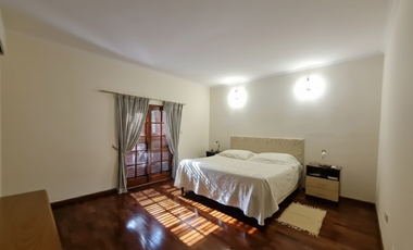 IMPORTANTE CASA DE CATEGORÍA Y ESTILO EN SANTO TOMÉ APTA CREDITO HIPOTECARIO IMPECABLE ESTADO