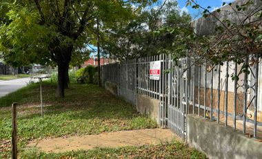 CASA A REFACCIONAR SOBRE TERRENO DE 1100 METROS A PASOS DE AV LUJÁN IDEAL INVERSIÓN SANTO TOMÉ