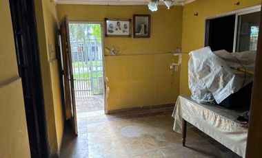 CASA A REFACCIONAR SOBRE TERRENO DE 1100 METROS A PASOS DE AV LUJÁN IDEAL INVERSIÓN SANTO TOMÉ