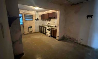 CASA A REFACCIONAR SOBRE TERRENO DE 1100 METROS A PASOS DE AV LUJÁN IDEAL INVERSIÓN SANTO TOMÉ