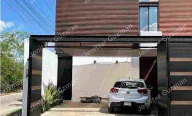 CASA Independiente en esquina con piscina