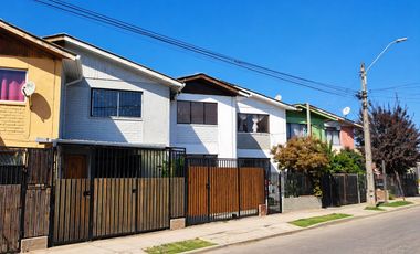 Villa Alemana. Dos pisos, 2 dormitorios. Remodelada