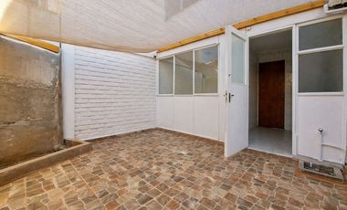 Villa Alemana. Dos pisos, 2 dormitorios. Remodelada