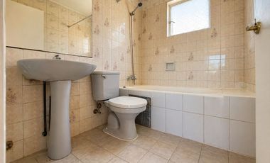 Villa Alemana. Dos pisos, 2 dormitorios. Remodelada