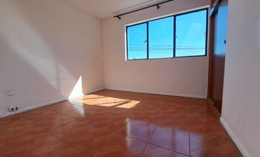 Villa Alemana. Dos pisos, 2 dormitorios. Remodelada