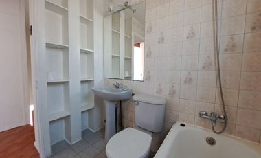 Villa Alemana. Dos pisos, 2 dormitorios. Remodelada