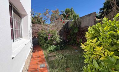 CASA INTERNA CENTRICA A PASOS DE LA PLAZA CON TRES DORMITORIOS PATIO Y QUINCHO SANTO TOMÉ