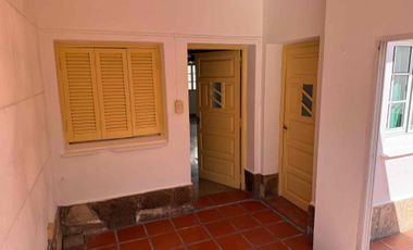 CASA INTERNA CENTRICA A PASOS DE LA PLAZA CON TRES DORMITORIOS PATIO Y QUINCHO SANTO TOMÉ