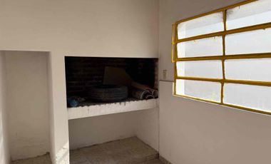 CASA INTERNA CENTRICA A PASOS DE LA PLAZA CON TRES DORMITORIOS PATIO Y QUINCHO SANTO TOMÉ