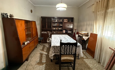 CASA EN ESQUINA CON IMPORTANTE TERRENO IDEAL VIVIENDA O INVERSIÓN SANTO TOMÉ