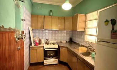CASA EN ESQUINA CON IMPORTANTE TERRENO IDEAL VIVIENDA O INVERSIÓN SANTO TOMÉ