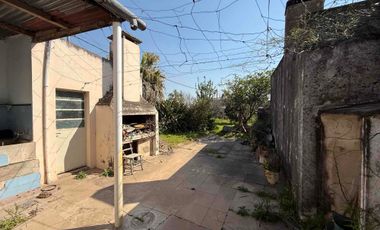 CASA EN ESQUINA CON IMPORTANTE TERRENO IDEAL VIVIENDA O INVERSIÓN SANTO TOMÉ