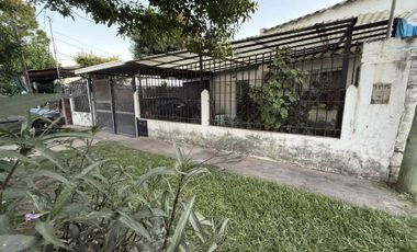 CASA CON GRAN TERRENO Y COCHERA DOBLE APTA A CREDITO HIPOTECARIO SANTO TOMÉ