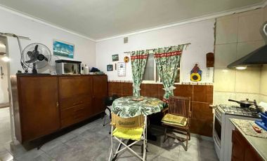 CASA CON GRAN TERRENO Y COCHERA DOBLE APTA A CREDITO HIPOTECARIO SANTO TOMÉ