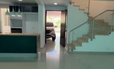 CASA EN ARRIENDO EN LA CASTELLANA