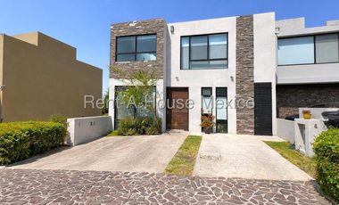 Altozano. RENTA - Casa con 3 recámaras, estudio, cuarto de servicio, área de TV