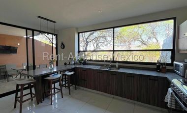 Altozano. RENTA - Casa con 3 recámaras, estudio, cuarto de servicio, área de TV