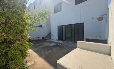 Casa en Venta Zona Cumbres del Sol Cerrada Cumbre Bilbao, Monterrey, N.L.