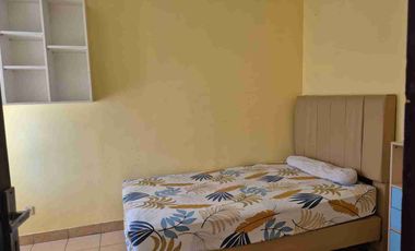 Disewakan rumah 2 lantai Full furnish