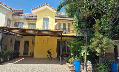 Disewakan rumah 2 lantai Full furnish