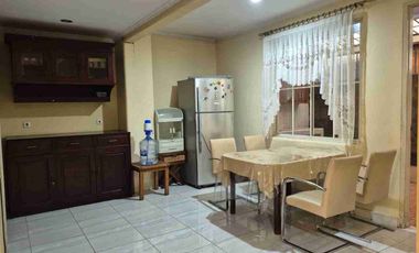 Disewakan rumah 2 lantai Full furnish