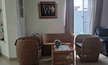 Disewakan rumah 2 lantai Full furnish