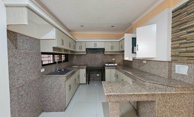 📌 ₱75K Only! Spacious Luxury Home in Woodridge Park Maa – 7+ Bedrooms with Basement!