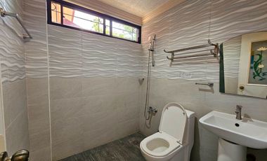 📌 ₱75K Only! Spacious Luxury Home in Woodridge Park Maa – 7+ Bedrooms with Basement!