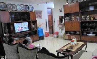 RUMAH HERITAGE KLASIK LUAS SAYAP RIAU SHM COCOK UNTUK USAHA NYAMAN UNTUK RUMAH TINGGAL