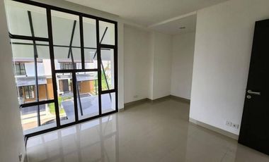 Rumah 2lt 6x17 102m 2KT Cluster Mahakam JGC Jakarta Carden City