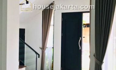 Disewakan Rumah Kemang Fully Furnished + Swimming Poo