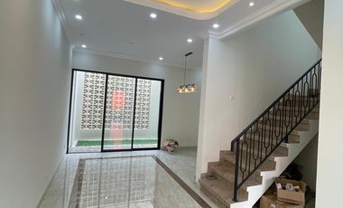 JUAL CEPAT RUMAH BARU DEKAT ATERI JALAN PANJANG KEBON JERUK JAKBAR