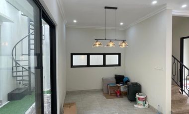 JUAL CEPAT RUMAH BARU DEKAT ATERI JALAN PANJANG KEBON JERUK JAKBAR