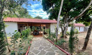 ALQUILER LARGA ESTANCA CASA CAMPESTRE EN BARICHARA