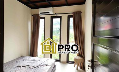 Disewakan Rumah Cantik 1,5 lantai siap huni 5 menit LRT HARJAMUKTI Cibubur