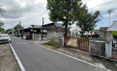 TANAH DIJUAL DI SOLO SERENGAN DEKAT PASAR HARJODAKSINO, ALUN ALUN KIDUL