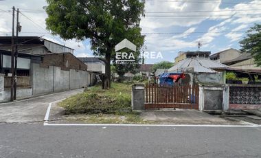 TANAH DIJUAL DI SOLO SERENGAN DEKAT PASAR HARJODAKSINO, ALUN ALUN KIDUL