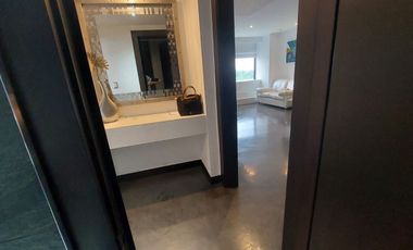 Hilton Colon, Renta y Venta de Linda Suite con Hermosa Vista a La Ciudad.