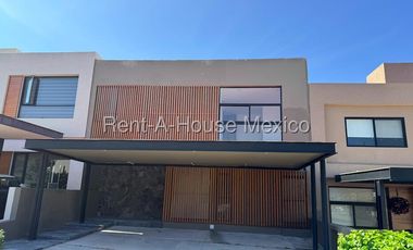 Venta Casa Nueva en Altozano 3 Recamaras 3 Baños Amplios Espacios Sala TV