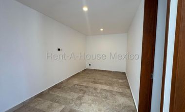 Venta Casa Nueva en Altozano 3 Recamaras 3 Baños Amplios Espacios Sala TV