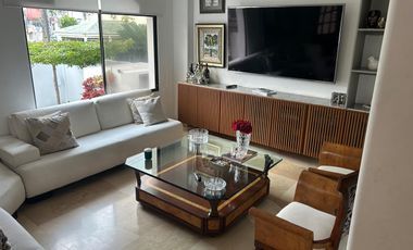 Casa de venta en Urdesa Central de 5 dormitorios - Guayaquil Ecuador