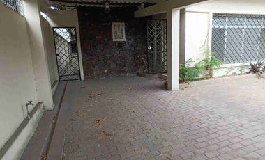 Casa de venta en Urdesa Central de 5 dormitorios - Guayaquil Ecuador