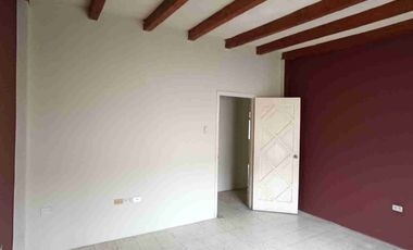 Casa de venta en Urdesa Central de 5 dormitorios - Guayaquil Ecuador