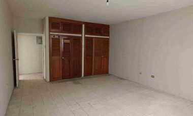 Casa de venta en Urdesa Central de 5 dormitorios - Guayaquil Ecuador