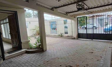 Casa de venta en Urdesa Central de 5 dormitorios - Guayaquil Ecuador