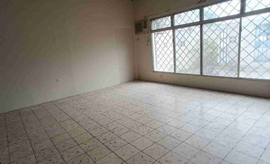 Casa de venta en Urdesa Central de 5 dormitorios - Guayaquil Ecuador